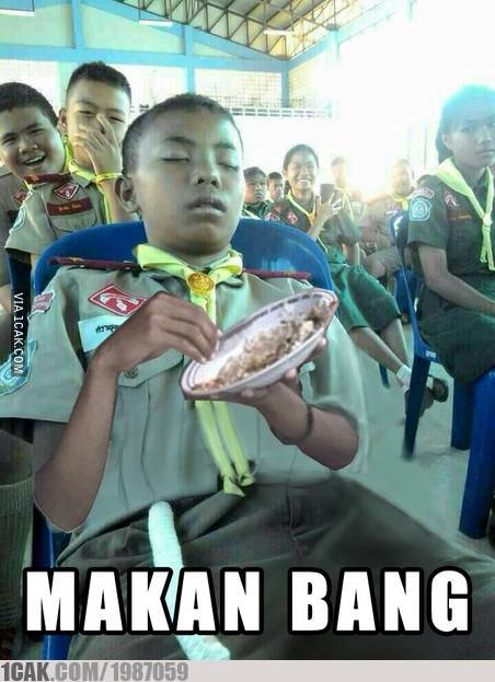 Editan Foto Anak kecil Dari Thailand Yang Tertidur Ini Bikin Ngakak Seharian